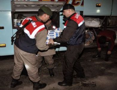 Otobüsün Bagajından Kaçak Sigara Çıktı