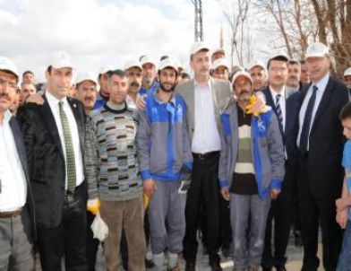 Şanlurfa’nın Köylerinde De Parke Taşı Döşeniyor