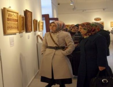 Uşak’ta “hat Sanatının Ahşapla Buluşması” Adlı Sergi Açıldı