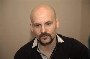 Şovmen Atalay Demirci Yine Sahnede