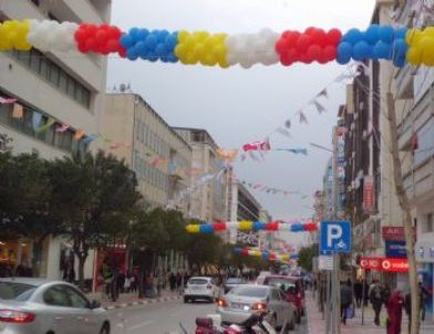 Festivalin Cadde ve Sokak Süslemelerini Manisa Tso Yaptı