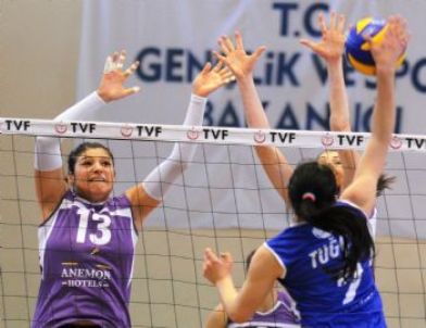 Manisa’da Derbiyi Anemon'un Sultanları Kazandı