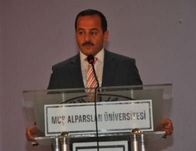 Timsal Karabekir Muş’ta Konferans Verdi