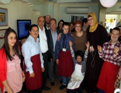 AK Parti'lilerin Down Cafe Buluşması