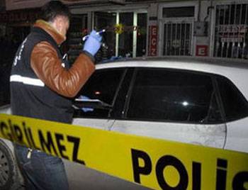 Araçta çıplak kadın cesedi bulundu