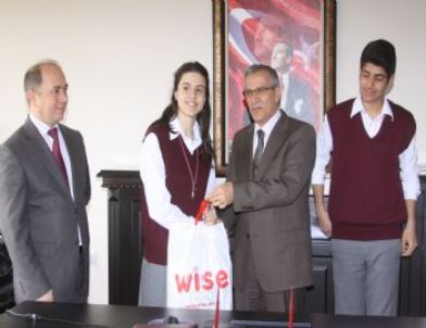 Başarılı Okullar Ödüllendirildi