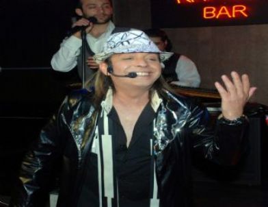 Gündüz Kuaför, Gece Ses Sanatçısı