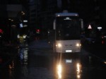 SU TAŞKINI - İzmir’de Yağmur