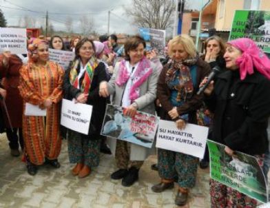 Kadın Vekiller Köylü Kıyafeti Giyerek Dünya Su Günü'nü Kutladı