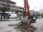 Kula Müftülüğü Önündeki Kanalı Açma Çalışmaları Başladı