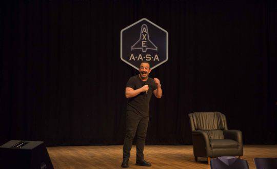 Öğrenciler Sordu Cem Yılmaz Espriyi Yine Patlattı!