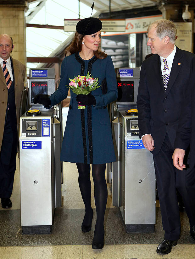 Düşes Metroda Kendi ‘Akbil’ini Okuttu!