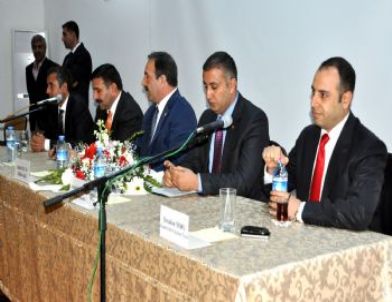 Akçakale'de, Üniversite Sınavına Girecek Öğrencilere Konferans