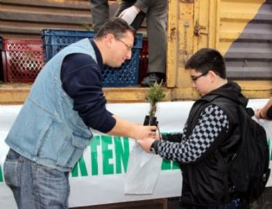 Samsun’da 2 Bin 500 Fidan Dağıtıldı