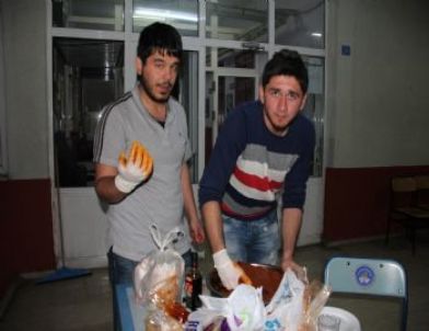 Yurtta Kalan Öğrenciler Nevruz’u Kutladı