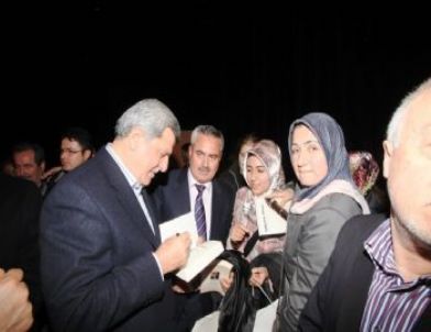 Karaosmanoğlu Siyaset Akademisi'nde Ders Verdi