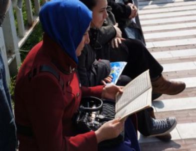 Yükseköğretime Geçiş Sınavı Başladı