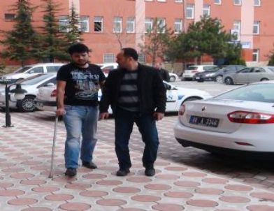 Aksaray’da Ehliyetsiz ve Koltuk Değnekli Sigara Kaçakçısı