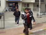 Edremit'te Yakalanan Kaçaklar Adliye Sevk Edildi