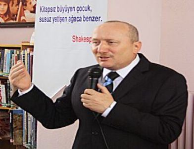 'kütüphanenin Duvarlarında Niye Bizim Düşünürlerimizin Sözü Yok?'