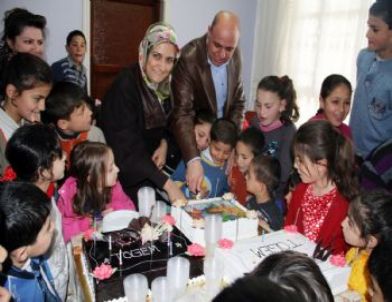Mardin Belediye Başkanı 50 Çocuğun Doğum Gününü Kutladı