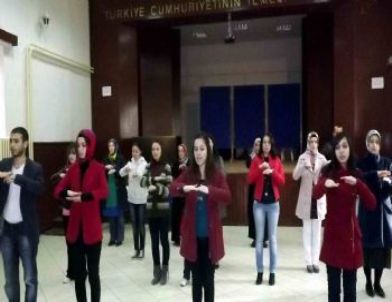 Seydişehir’de “işaret Dili” Kursiyerlerinden Gösteri