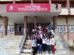 MUSTAFA ASLAN - Gediz Kız Meslek Lisesi Öğrencileri Uşak Huzurevini Ziyaret Etti