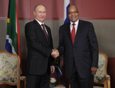 Putin, Güney Afrikalı Mevkidaşı Zuma İle Görüştü