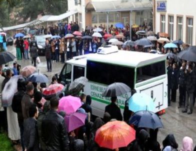 Baba Kurşunuyla Öldürülen Anneye Hüzünlü Veda