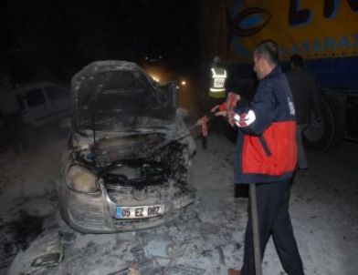 Kamyonet Otomobil İle Çarpıştı: 1 Yaralı