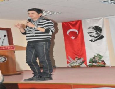 Oyuncu Cengiz Küçükayvaz, Üniversite Öğrencileri İle Biraraya Geldi