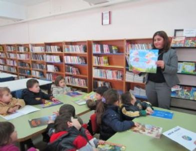 Sevgi Çiçeği Minikleri Kütüphaneye İlk Adımı Attı