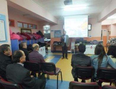 Yazılım Şirketi Çalışanlarından Öğrencilere Giyim ve Kırtasiye Yardımı