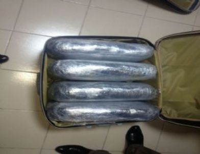 Başakşehir’de Uyuşturucu Operasyonu: 43 Kilo Esrar Ele Geçirildi