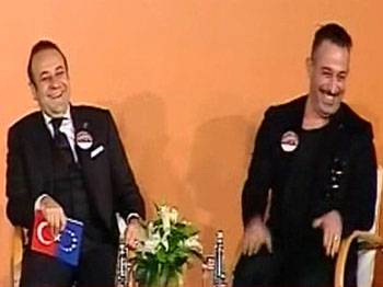 Cem Yılmaz'dan en 'baba' espriler