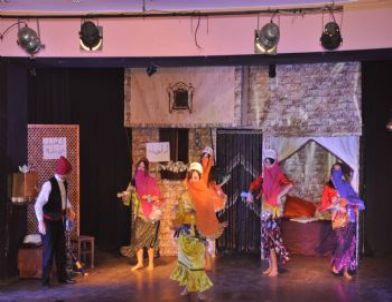 Kuşadası’nda Dünya Tiyatrolar Günü Kutlamaları