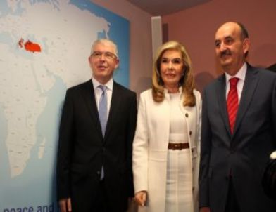 Sağlık Bakanı Müezzinoğlu, Atina Agia Sofia Çocuk Onkolojisi Hastanesi’ni Gezdi