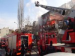 Alevlerden Kurtulmak İçin Atlayan Anne İle Kızı Yoğun Bakımda