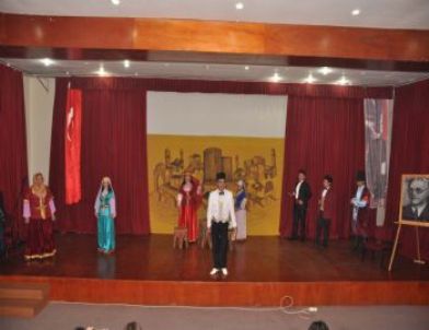 Arşın Mal Alan Kuşadası’nda Sahnelendi