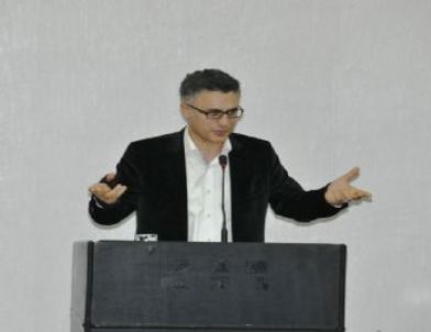 Osman Can, Omü’de ‘anayasa’ Konferansı Verdi