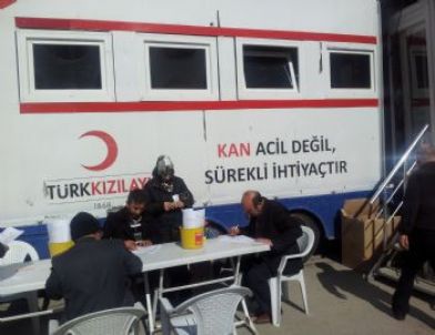 Tosya’da Kızılay Gönüllü Kan Bağışı Kampanyası Düzenledi