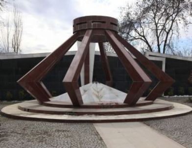 Azeri Tarihçi Memmedov: 'Ermeniler Ateşli Silah Kullanmadan Katliam Yaptılar'