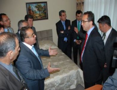 Chp'li Tezcan ve Günaydın'dan Didim'de Huzurevi ve Cemevi Ziyareti