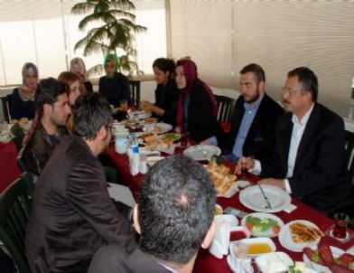 Özhaseki, Öğrenci Konseyi Üyeleriyle Buluştu