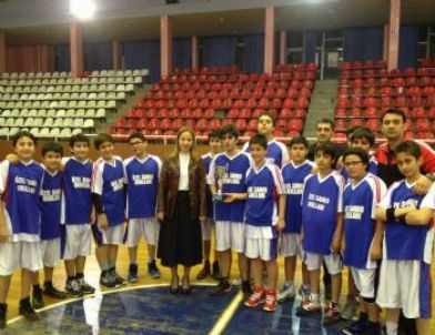 Sanko Spor Kulübü Küçük Erkekler Basketbol Takımı Üçüncü Oldu