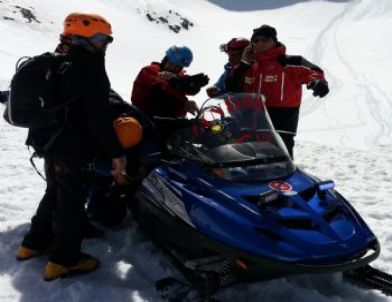 50 Metre Yükseklikten Düşen Dağcıyı Akut Ekipleri Kurtardı