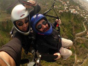 Belediye Başkanı yamaç paraşütü kazası geçirdi