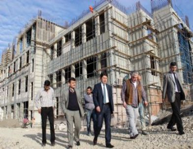 Milletvekili Tunç, Bü Kampüs İnşaatında İncelemelerde Bulundu