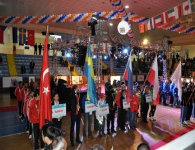 7. İnas Özel Sporcular Dünya Kayak Şampiyonası’nın Açılış Töreni Yapıldı