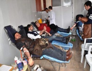 Beşir Sosyal Yardımlaşma ve Dayanışma Derneği Erciş Şubesi’nden Kızılay’a Kan Bağışı